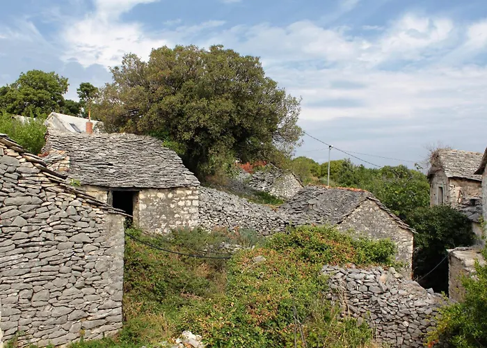 With Parking Space Skrip, Brac - 23826