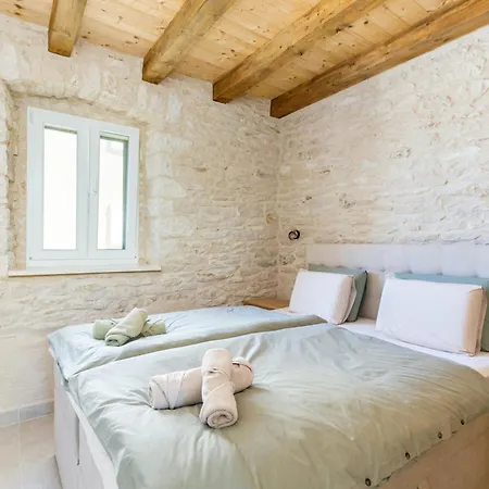 With Parking Space Skrip, Brac - 23826