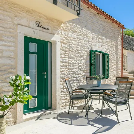 Apartman With Parking Space Skrip, Brac - 23826 Supetar